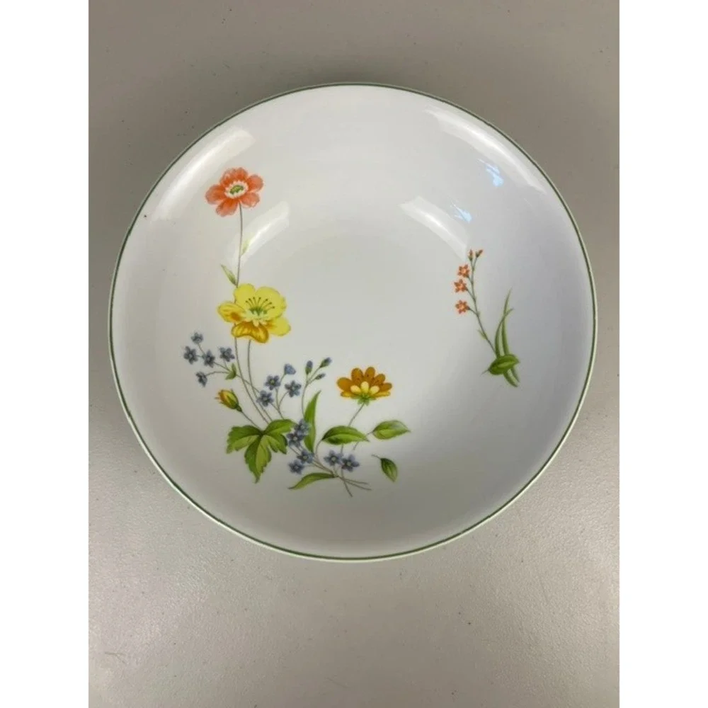 Castlecourt April Flowers Fine‎ China 9 Inch Serving Bowl Japan White Floral